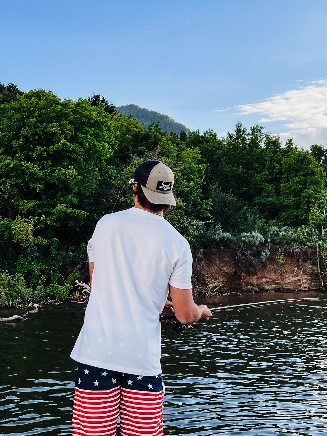 NECK ROOTS BROWN/BLACK BULL TRUCKER HAT